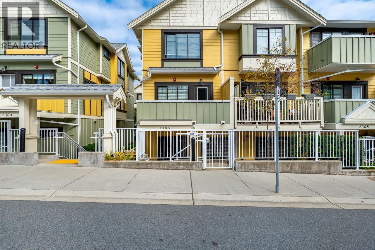 2306 Spring Street, Port Moody, British Columbia  V3H 0M6 - Photo 2 - R3112661