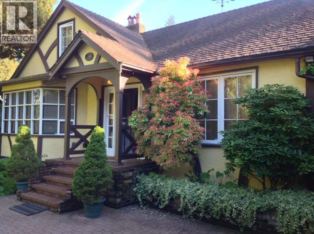 5692 Marine Drive, West Vancouver, British Columbia  V7W 2R6 - Photo 2 - R3112668