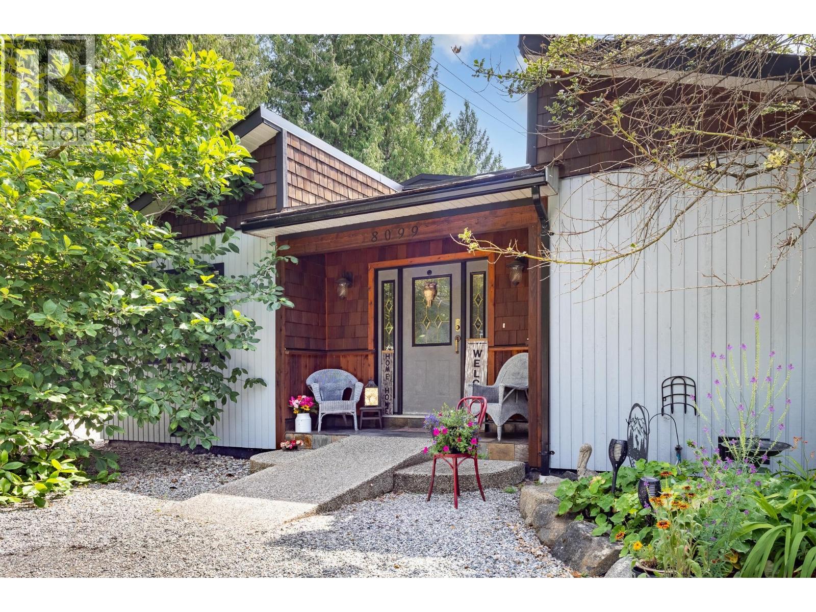 8099 Northwood Road, Halfmoon Bay, British Columbia  V7Z 1A8 - Photo 2 - R3112670