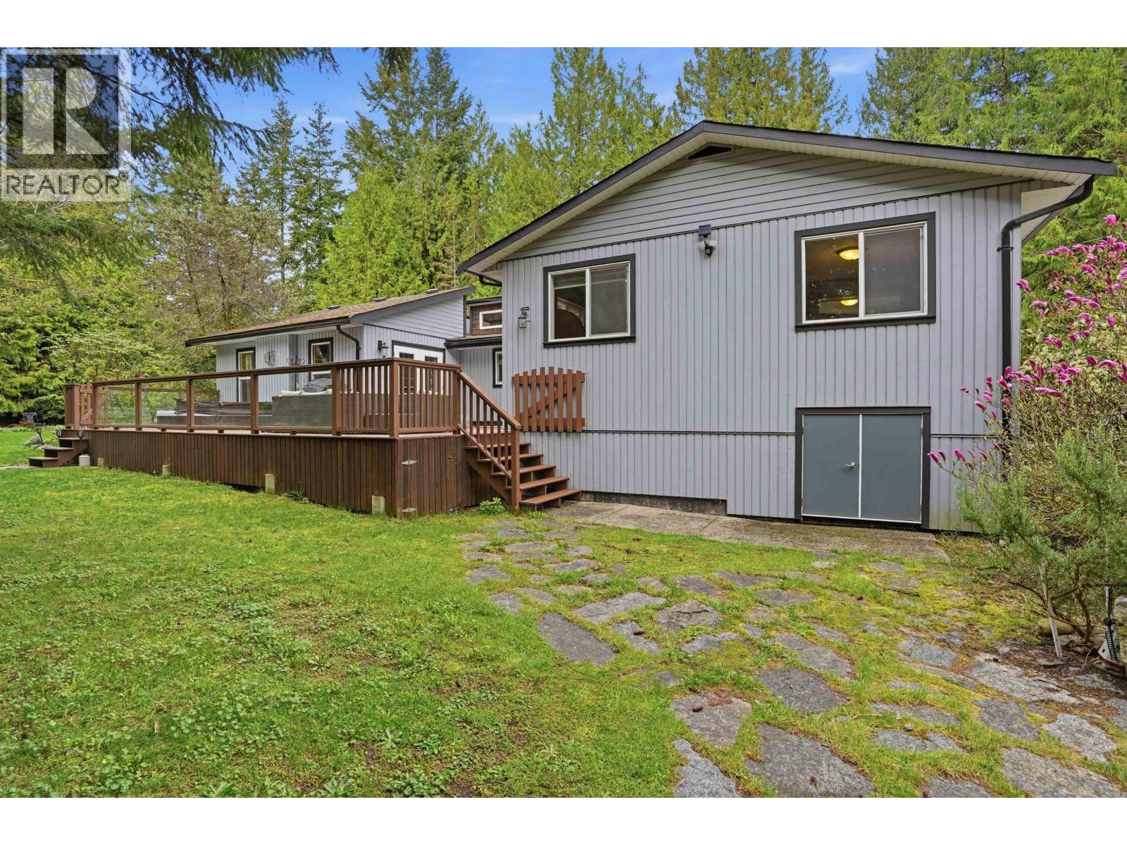 8099 Northwood Road, Halfmoon Bay, British Columbia  V7Z 1A8 - Photo 31 - R3112670