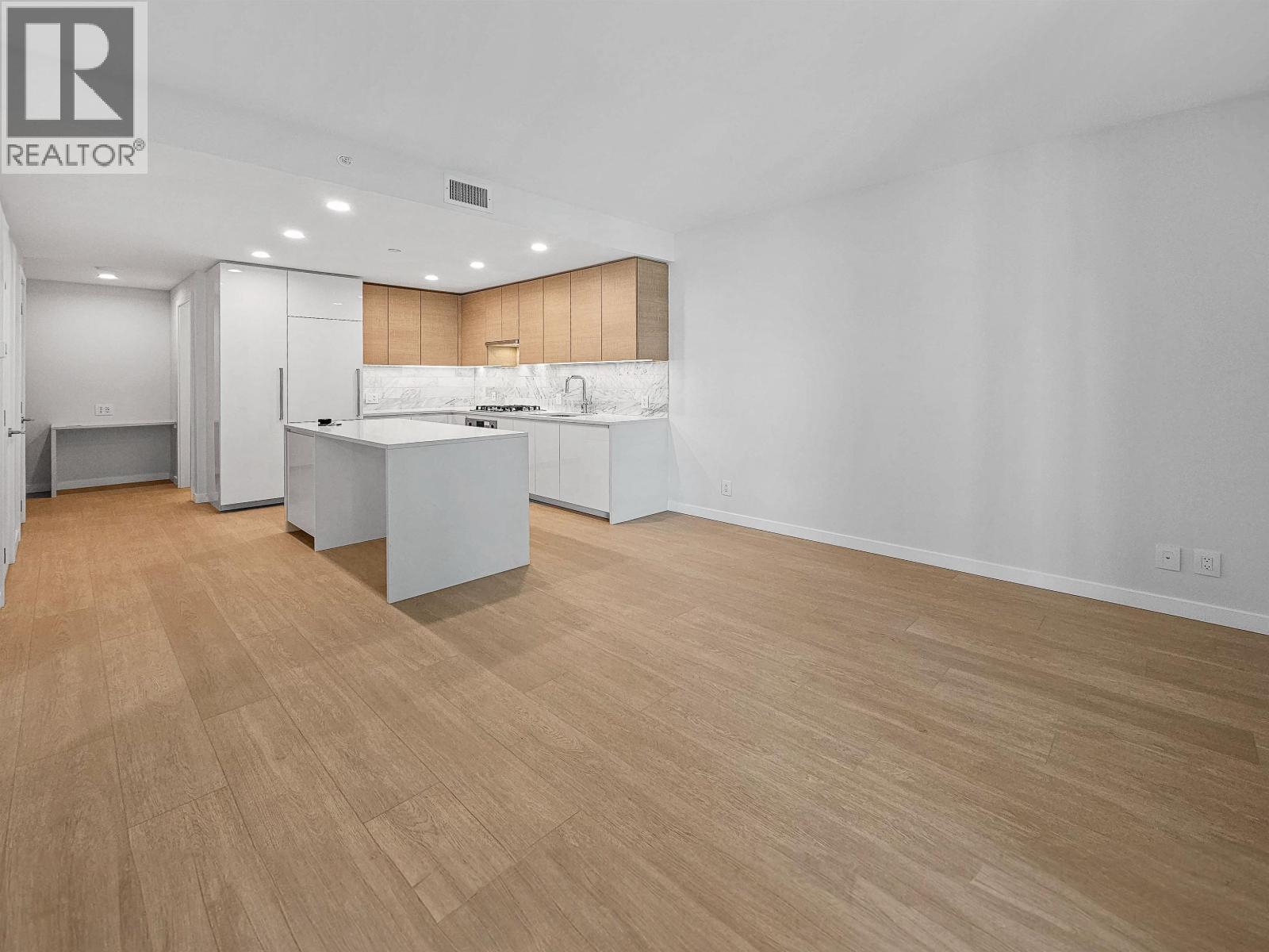 20xx 2186 Gilmore Avenue, Burnaby, British Columbia  V5C 6A7 - Photo 2 - R3112664