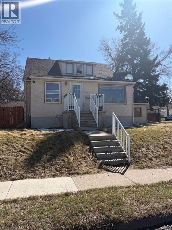 712 9 Avenue S, Lethbridge, Alberta  T1J 1T5 - Photo 2 - A2300993