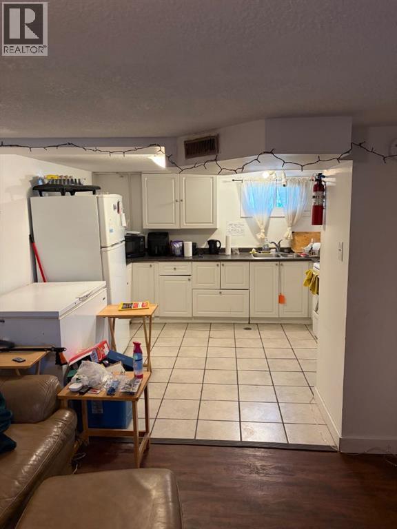 712 9 Avenue S, Lethbridge, Alberta  T1J 1T5 - Photo 8 - A2300993