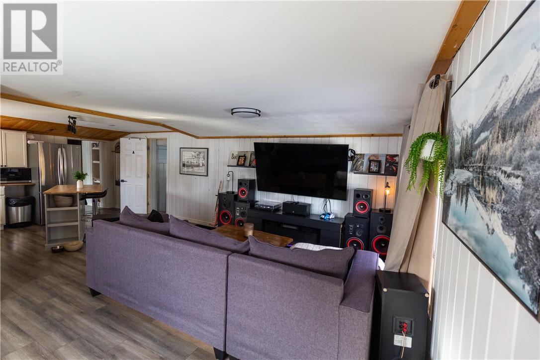 12 Ormsby, Capreol, Ontario  P0M 1H0 - Photo 4 - 2127148