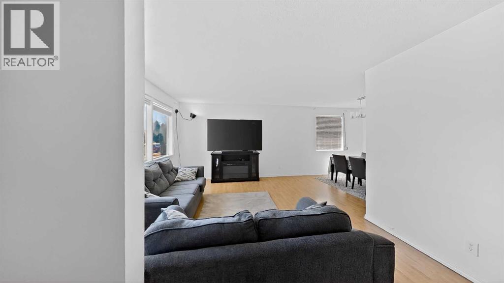 1134 Lakeway Boulevard S, Lethbridge, Alberta  T1K 3E7 - Photo 4 - A2300942