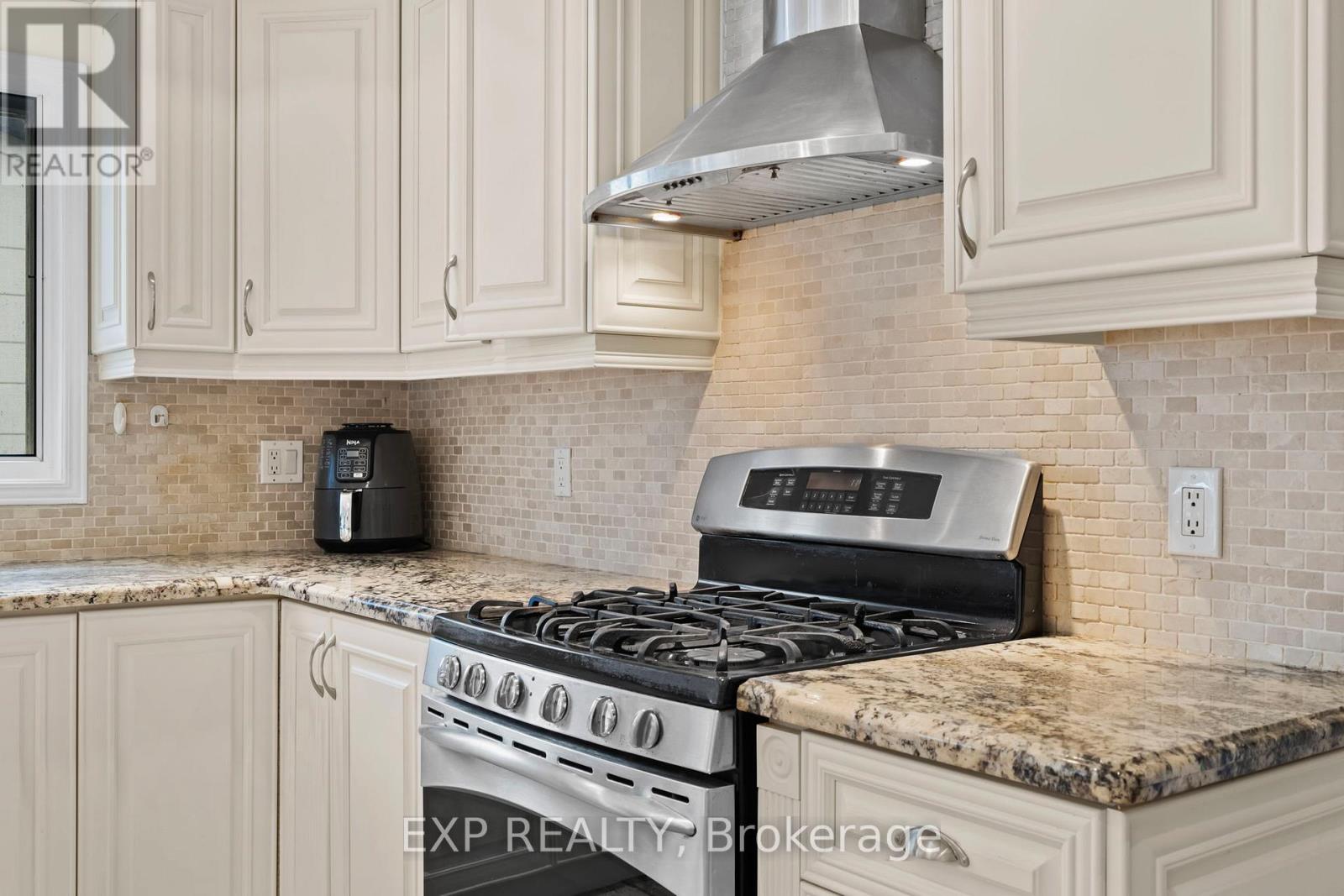 89 Windermere Crescent, Richmond Hill, Ontario  L4C 6Y8 - Photo 12 - N13010396