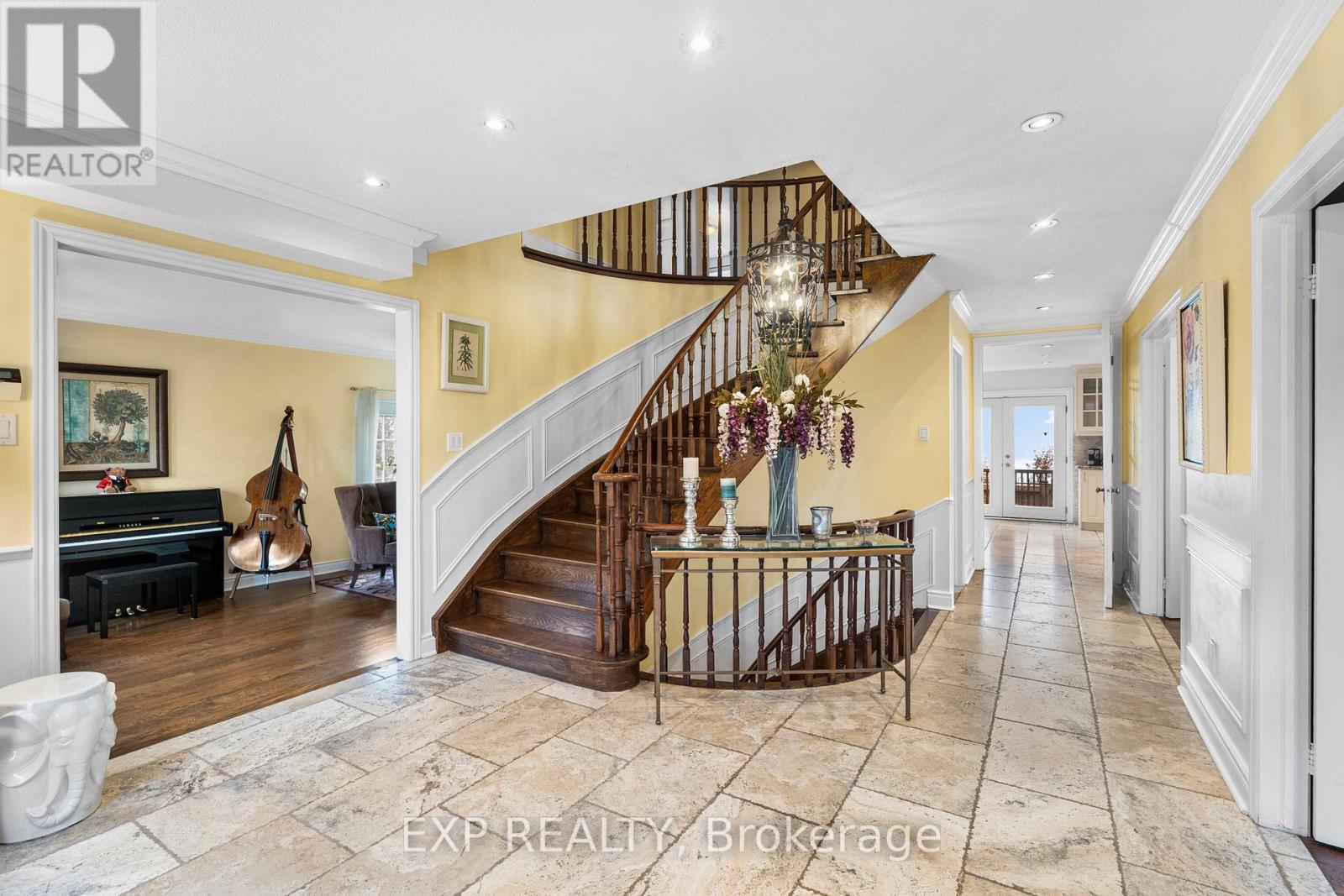 89 Windermere Crescent, Richmond Hill, Ontario  L4C 6Y8 - Photo 4 - N13010396