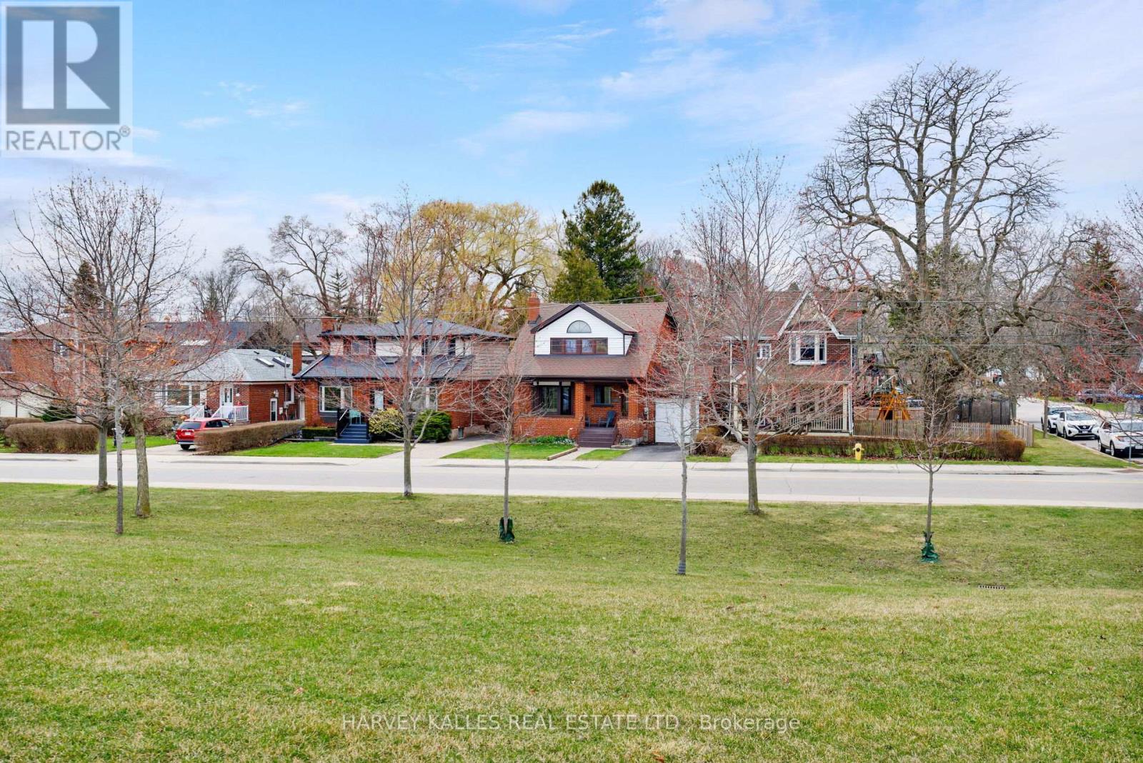 4 Twenty Third Street, Toronto, Ontario  M8V 3M7 - Photo 2 - W13010394