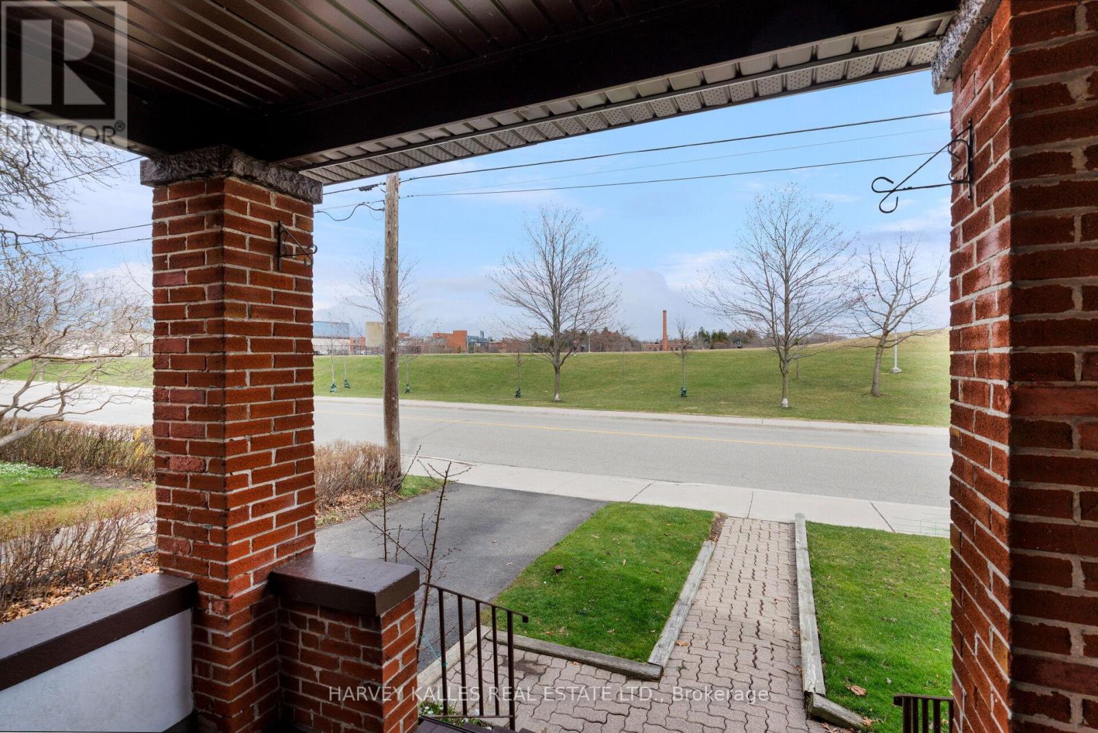 4 Twenty Third Street, Toronto, Ontario  M8V 3M7 - Photo 3 - W13010394