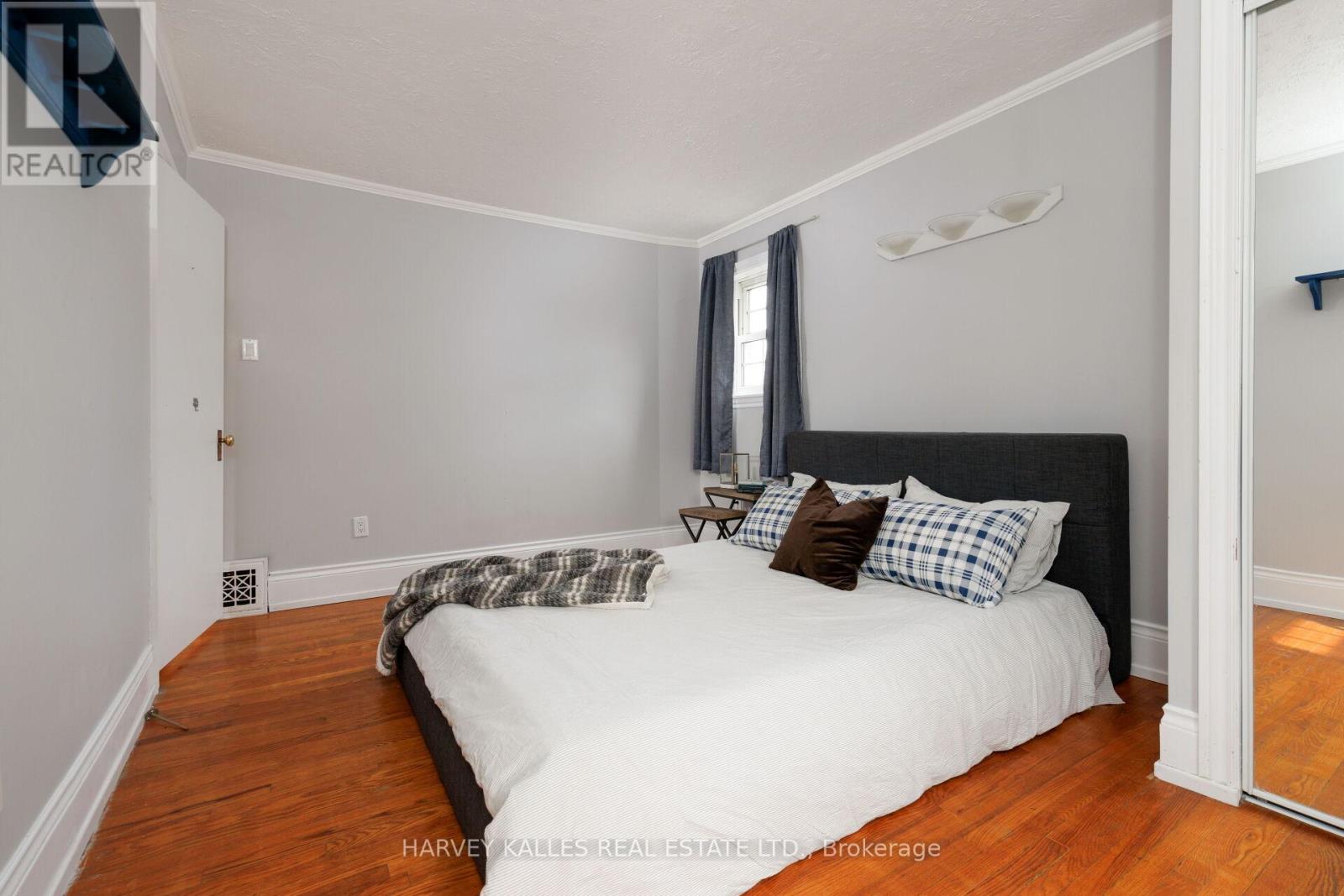 4 Twenty Third Street, Toronto, Ontario  M8V 3M7 - Photo 33 - W13010394