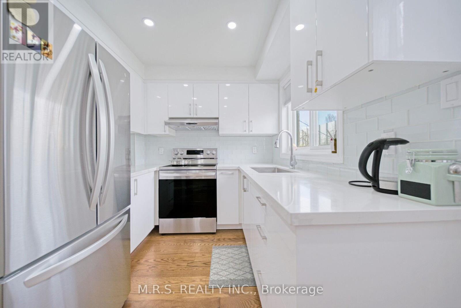 29a South Station Street, Toronto, Ontario  M9N 3T8 - Photo 17 - W13010398