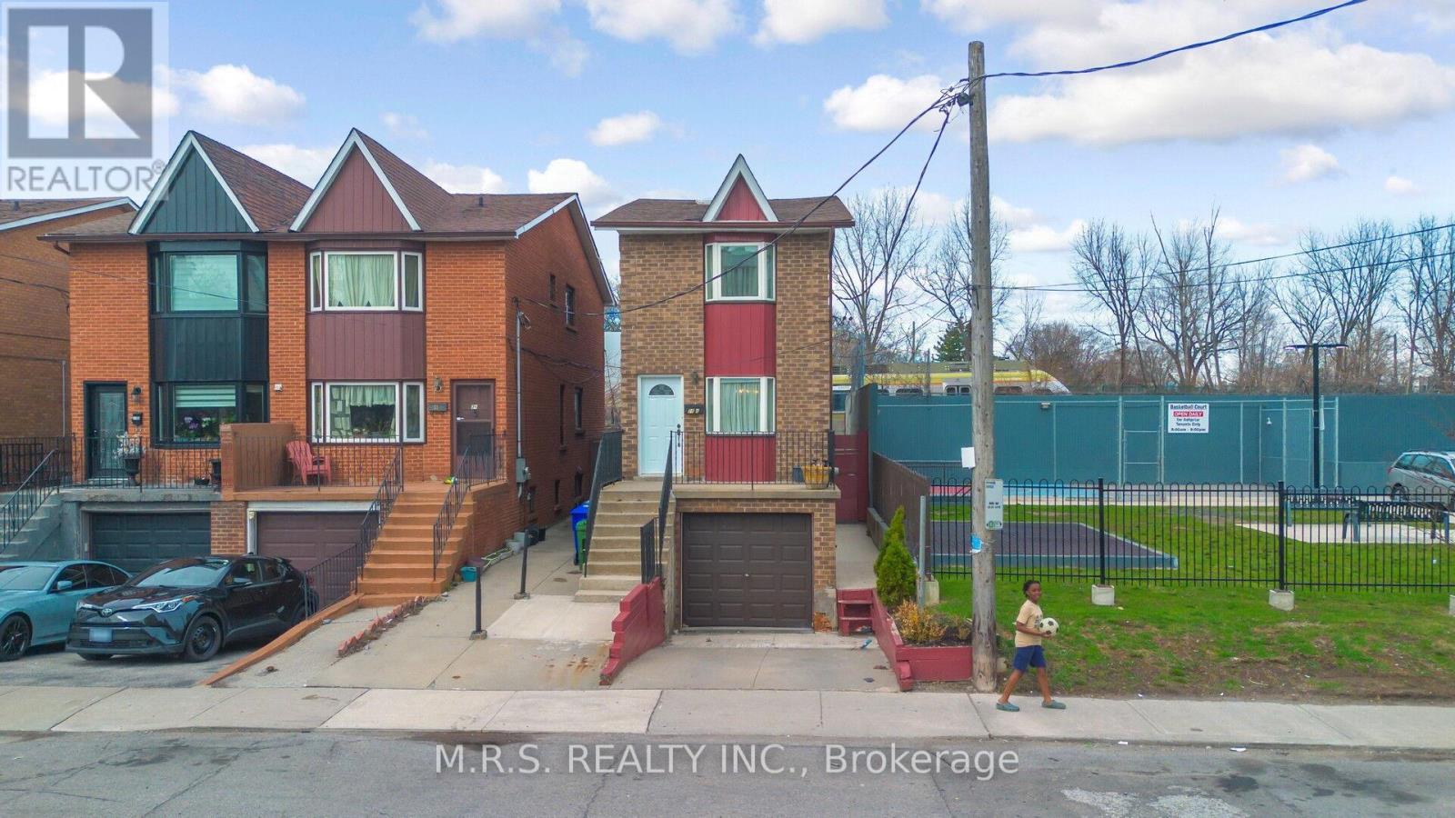 29a South Station Street, Toronto, Ontario  M9N 3T8 - Photo 2 - W13010398