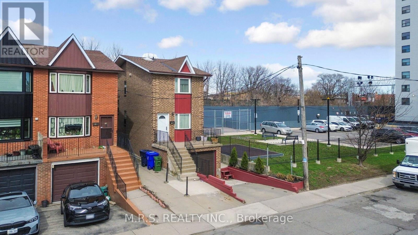 29a South Station Street, Toronto, Ontario  M9N 3T8 - Photo 3 - W13010398