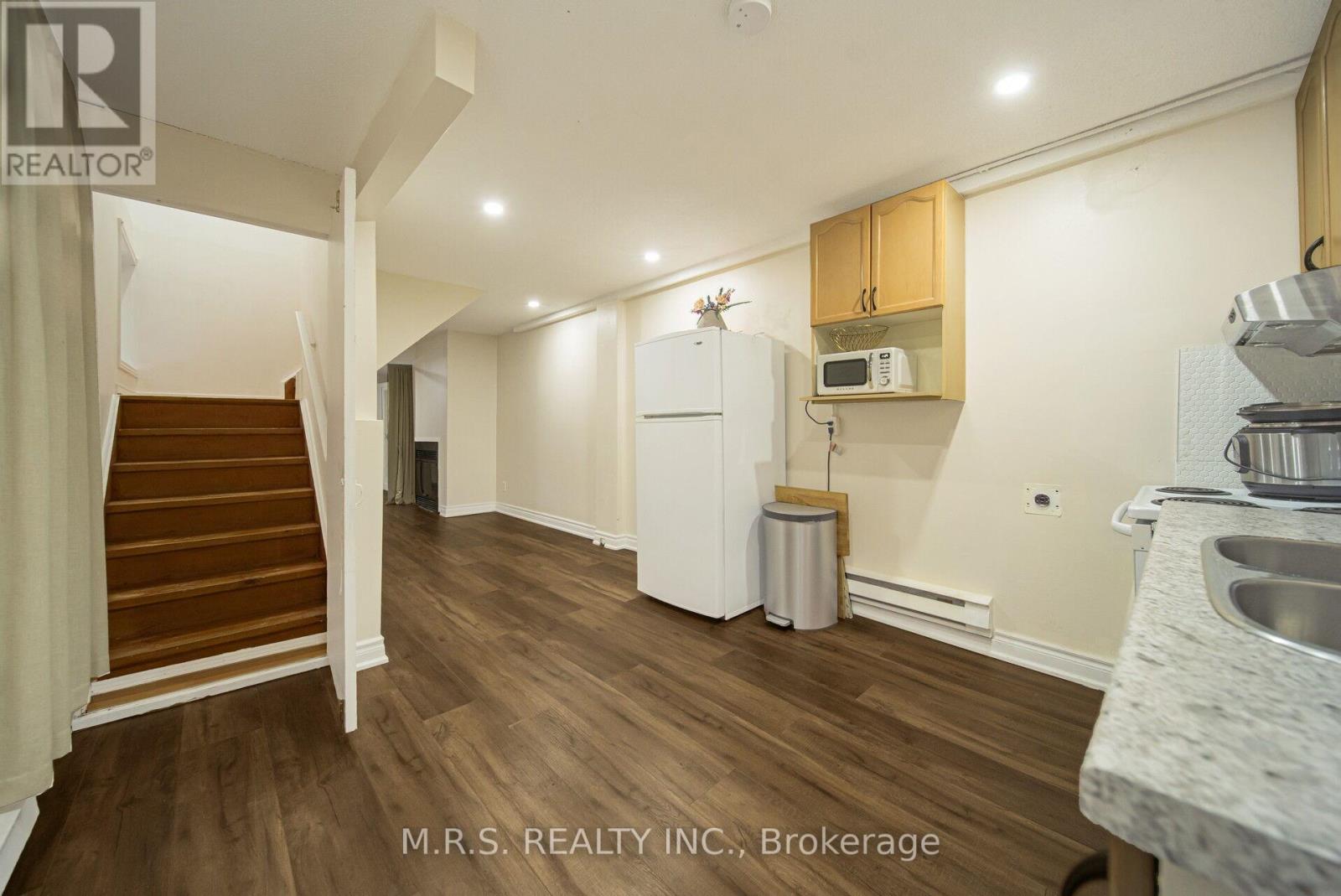 29a South Station Street, Toronto, Ontario  M9N 3T8 - Photo 34 - W13010398