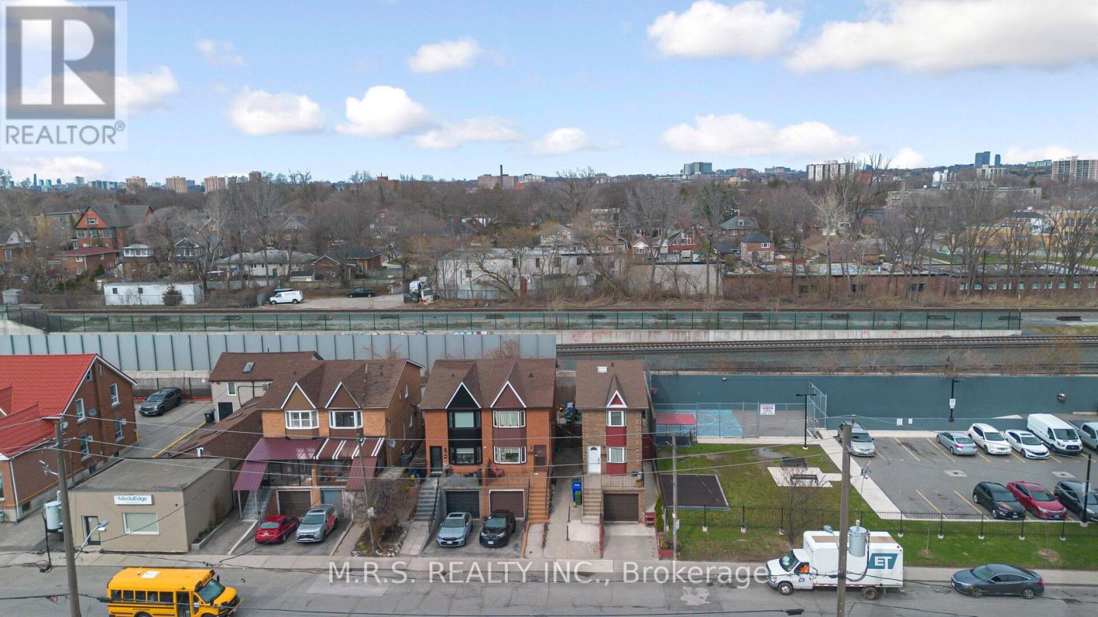 29a South Station Street, Toronto, Ontario  M9N 3T8 - Photo 4 - W13010398