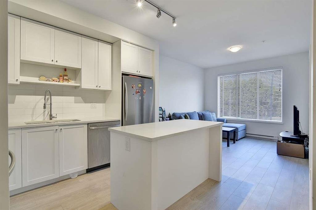 206 13623 81a Avenue, Surrey, British Columbia  V3W 3N7 - Photo 3 - R3110982