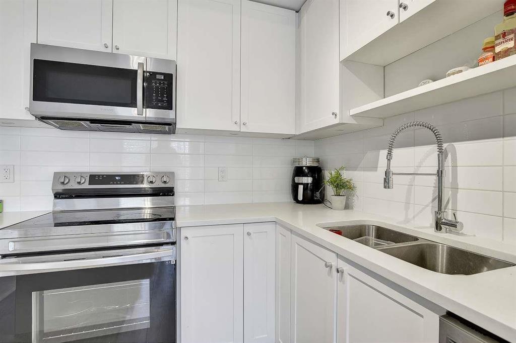 206 13623 81a Avenue, Surrey, British Columbia  V3W 3N7 - Photo 4 - R3110982