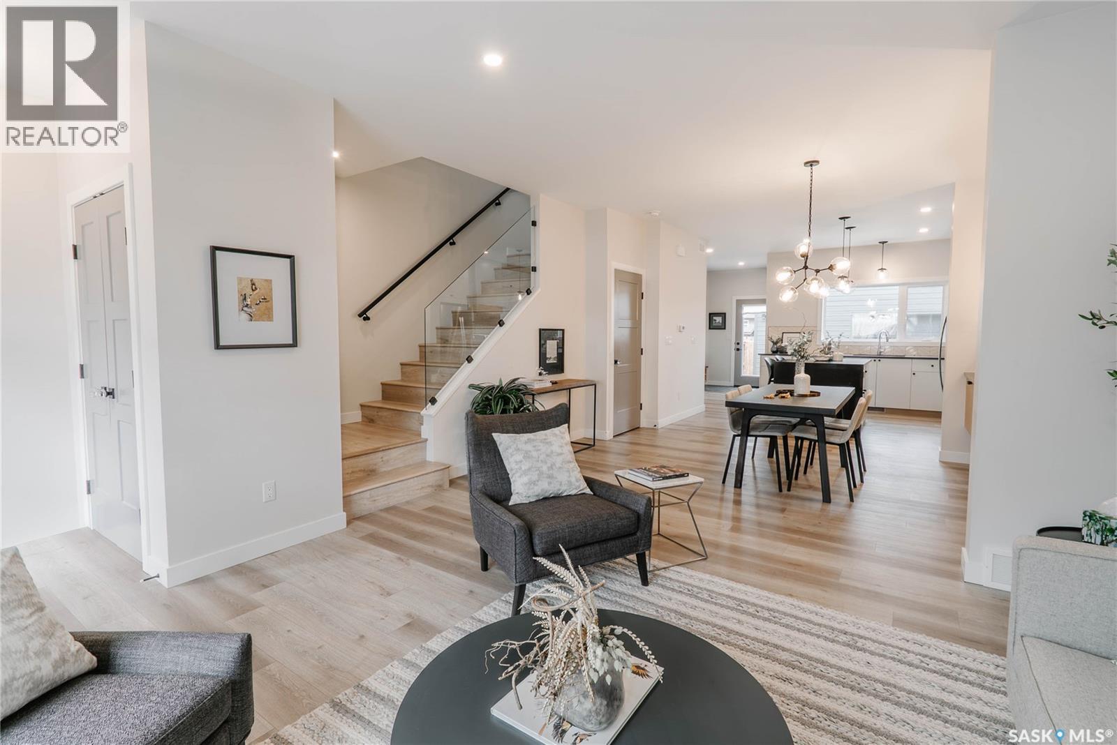 803 2nd Street E, Saskatoon, Saskatchewan  S7H 1P8 - Photo 3 - SK032222