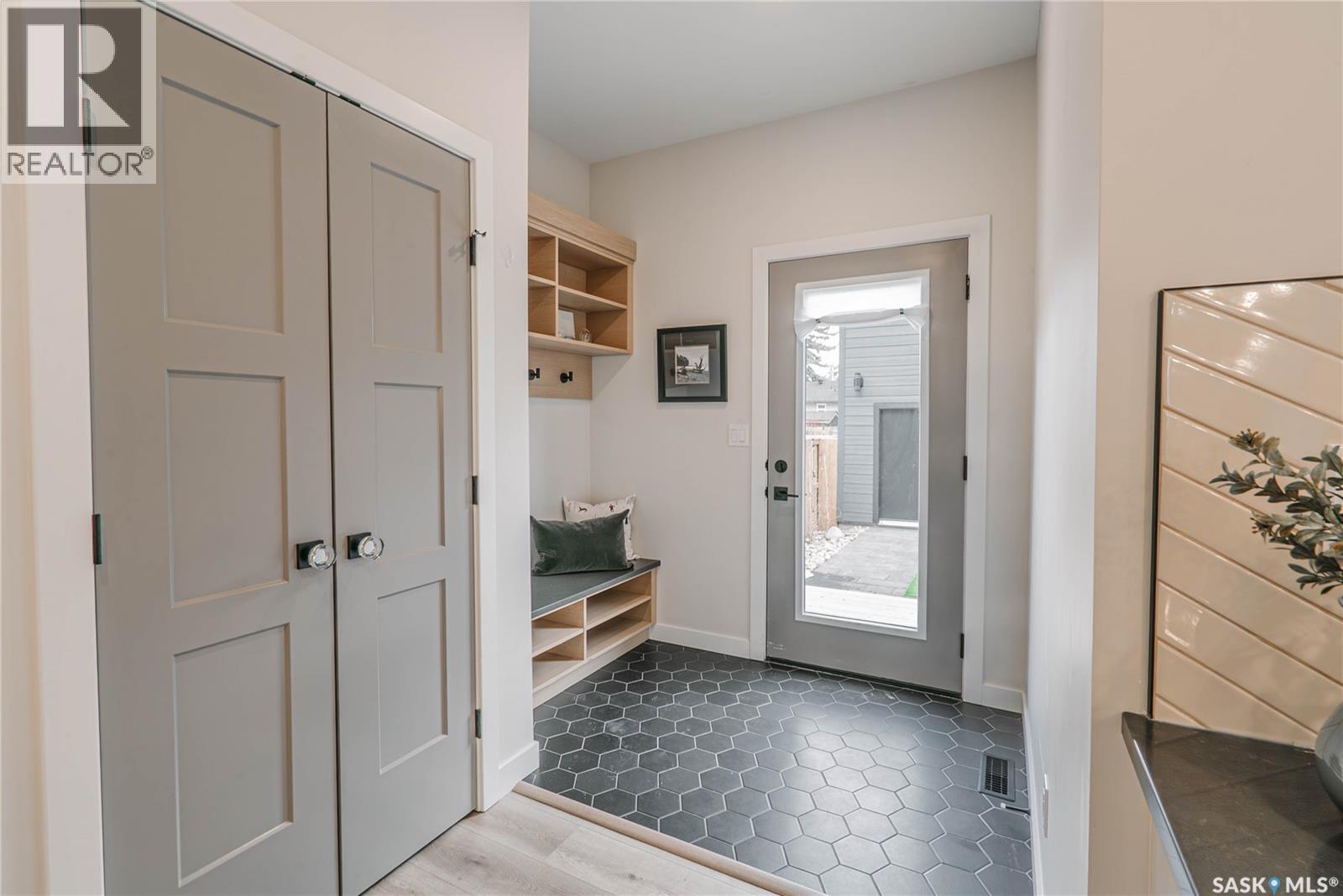 803 2nd Street E, Saskatoon, Saskatchewan  S7H 1P8 - Photo 9 - SK032222