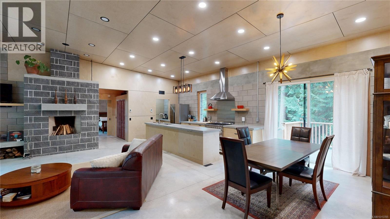 362 Spruce Ave, Gabriola Island, British Columbia  V0R 1X1 - Photo 3 - 1015785