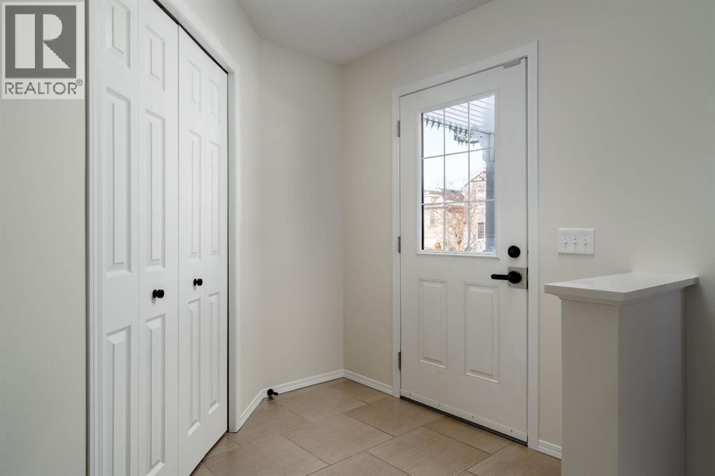 641 Evermeadow Road Sw, Calgary, Alberta  T2Y 4W8 - Photo 3 - A2289748