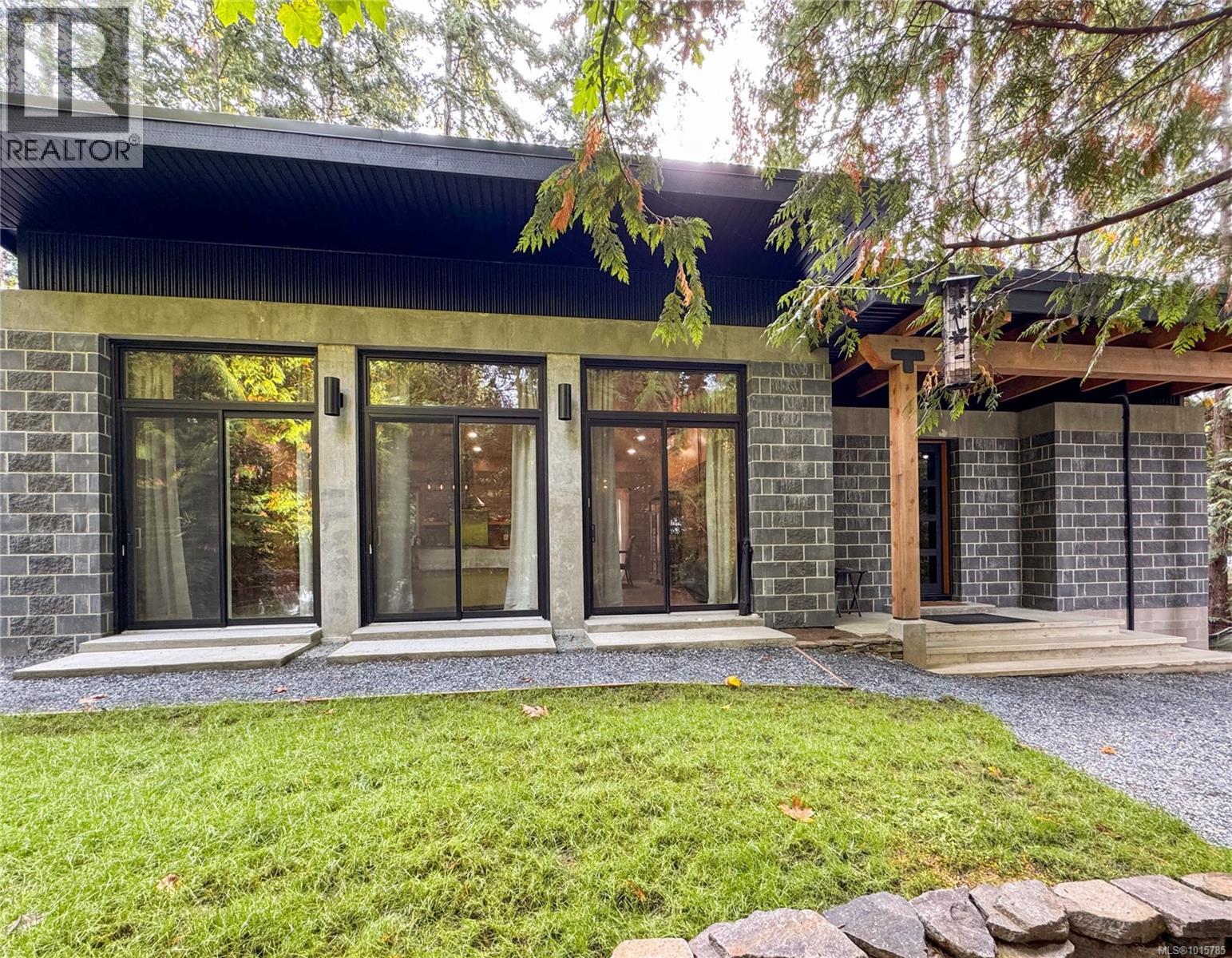 362 Spruce Ave, Gabriola Island, British Columbia  V0R 1X1 - Photo 2 - 1015785