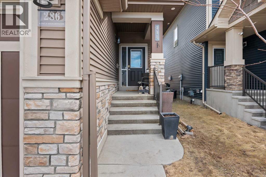 286 Kings Heights Drive Se, Airdrie, Alberta  T4A 0S6 - Photo 3 - A2296614