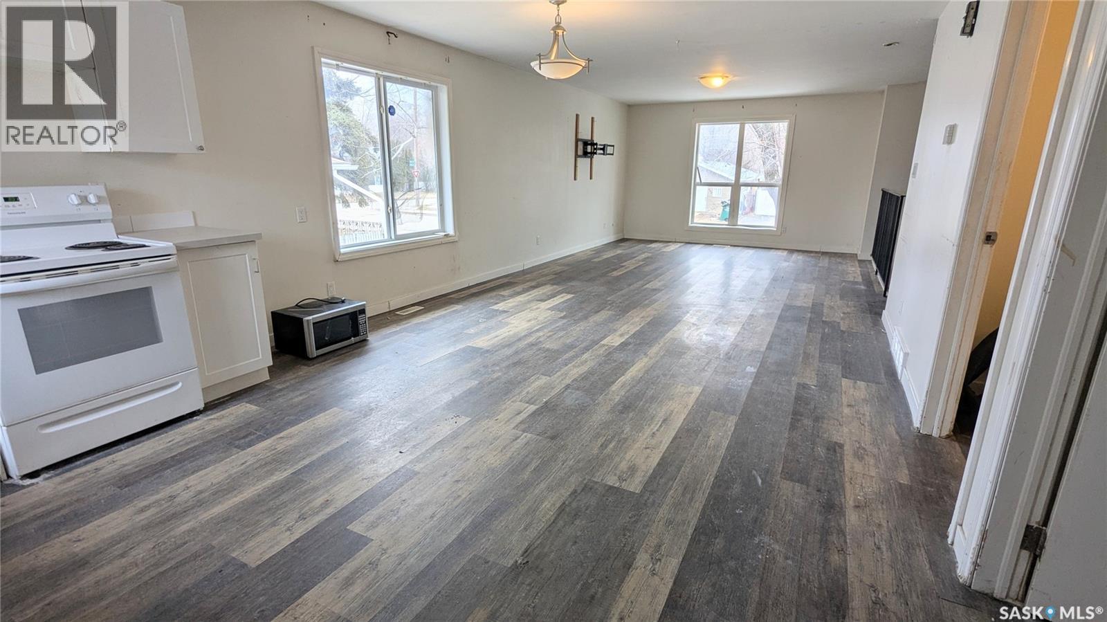 407 U Avenue S, Saskatoon, Saskatchewan  S7M 3C4 - Photo 2 - SK033200