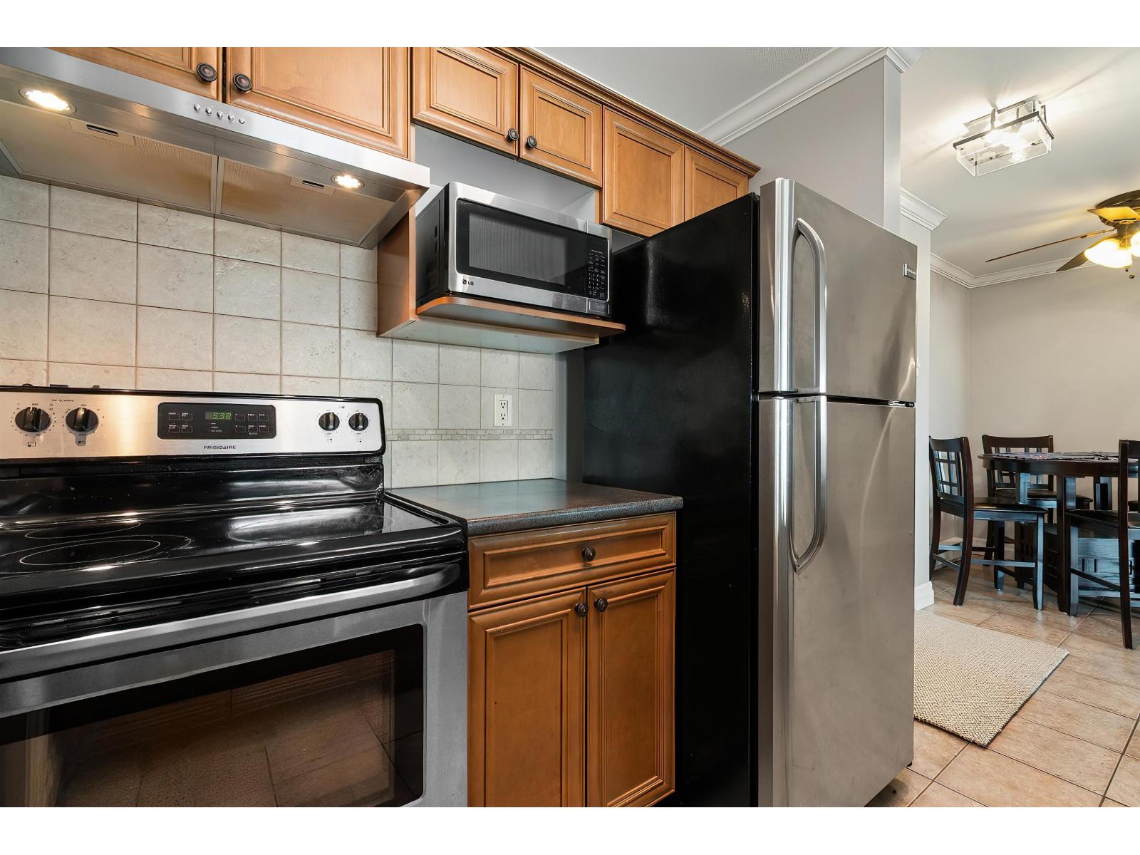 412 45769 Stevenson Road, Sardis East Vedder, Chilliwack, British Columbia  V2R 5Z2 - Photo 3 - R3110217