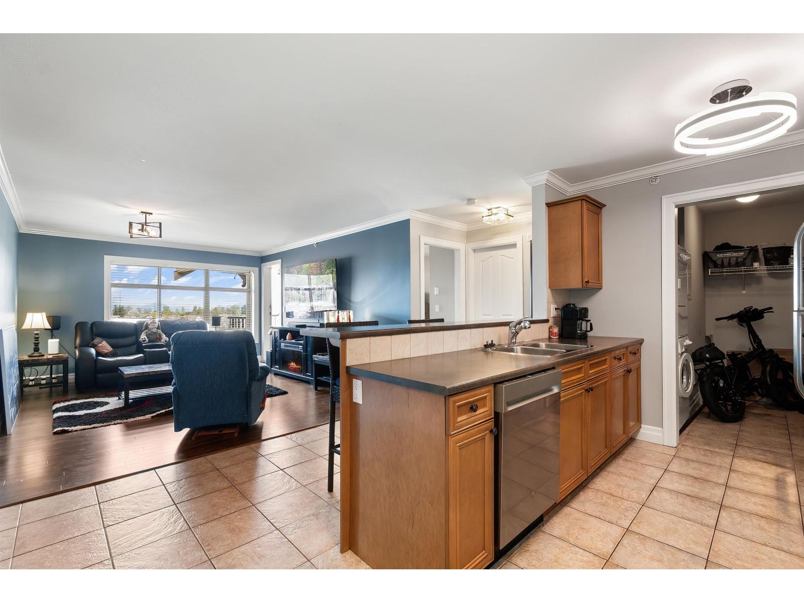 412 45769 Stevenson Road, Sardis East Vedder, Chilliwack, British Columbia  V2R 5Z2 - Photo 2 - R3110217