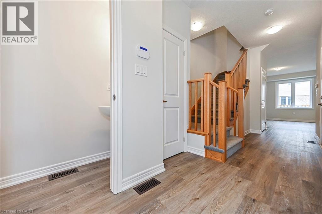 45 Linden Park Lane, Hamilton, Ontario  L9A 1Y1 - Photo 8 - 40803584