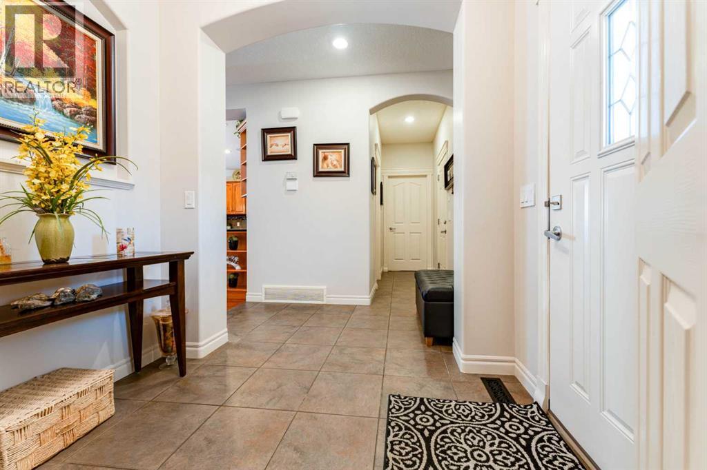 14 Bridlerange Circle SW, Calgary, Alberta  T2Y 5H4 - Photo 4 - A2299317