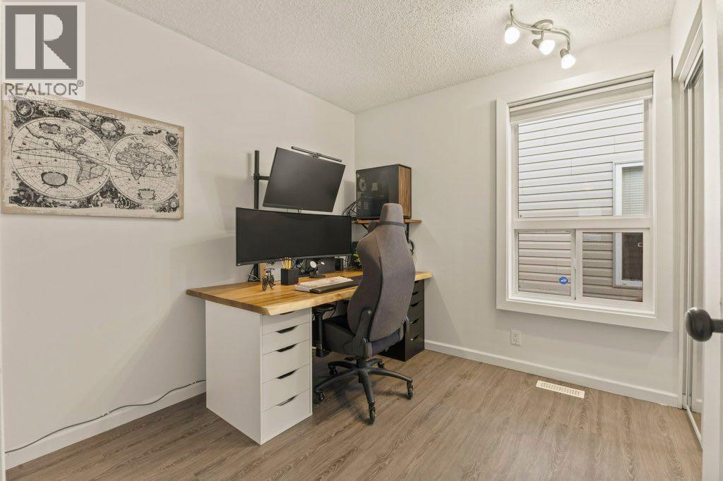 14 Sunnyside Place SE, Airdrie, Alberta  T4B 1S4 - Photo 15 - A2300295