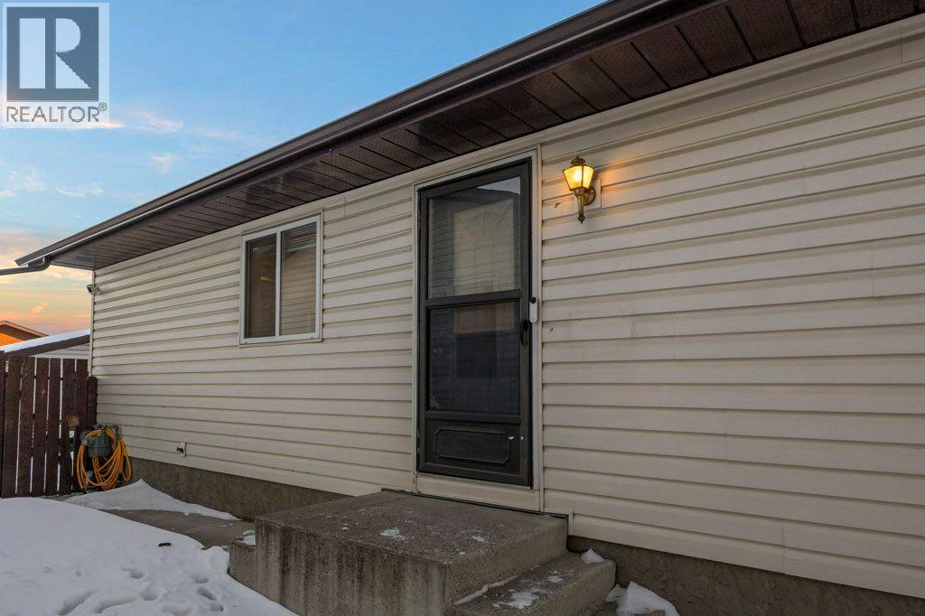 14 Sunnyside Place SE, Airdrie, Alberta  T4B 1S4 - Photo 27 - A2300295