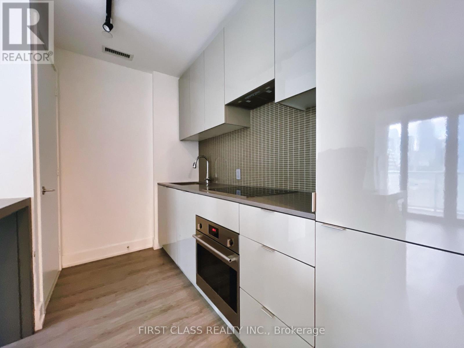 2305 - 7 Grenville Street, Toronto, Ontario  M4Y 1A1 - Photo 2 - C13010416