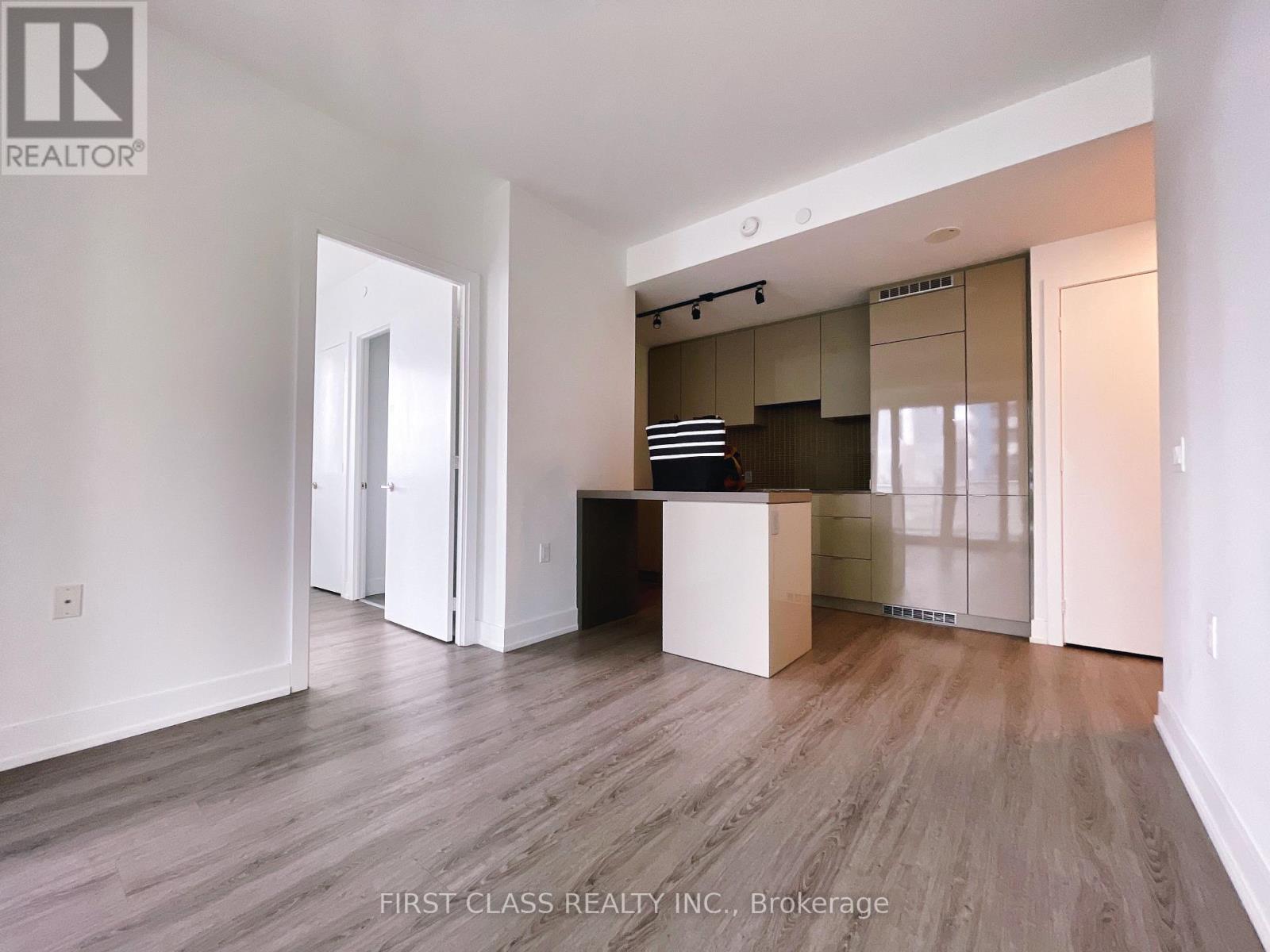 2305 - 7 Grenville Street, Toronto, Ontario  M4Y 1A1 - Photo 3 - C13010416