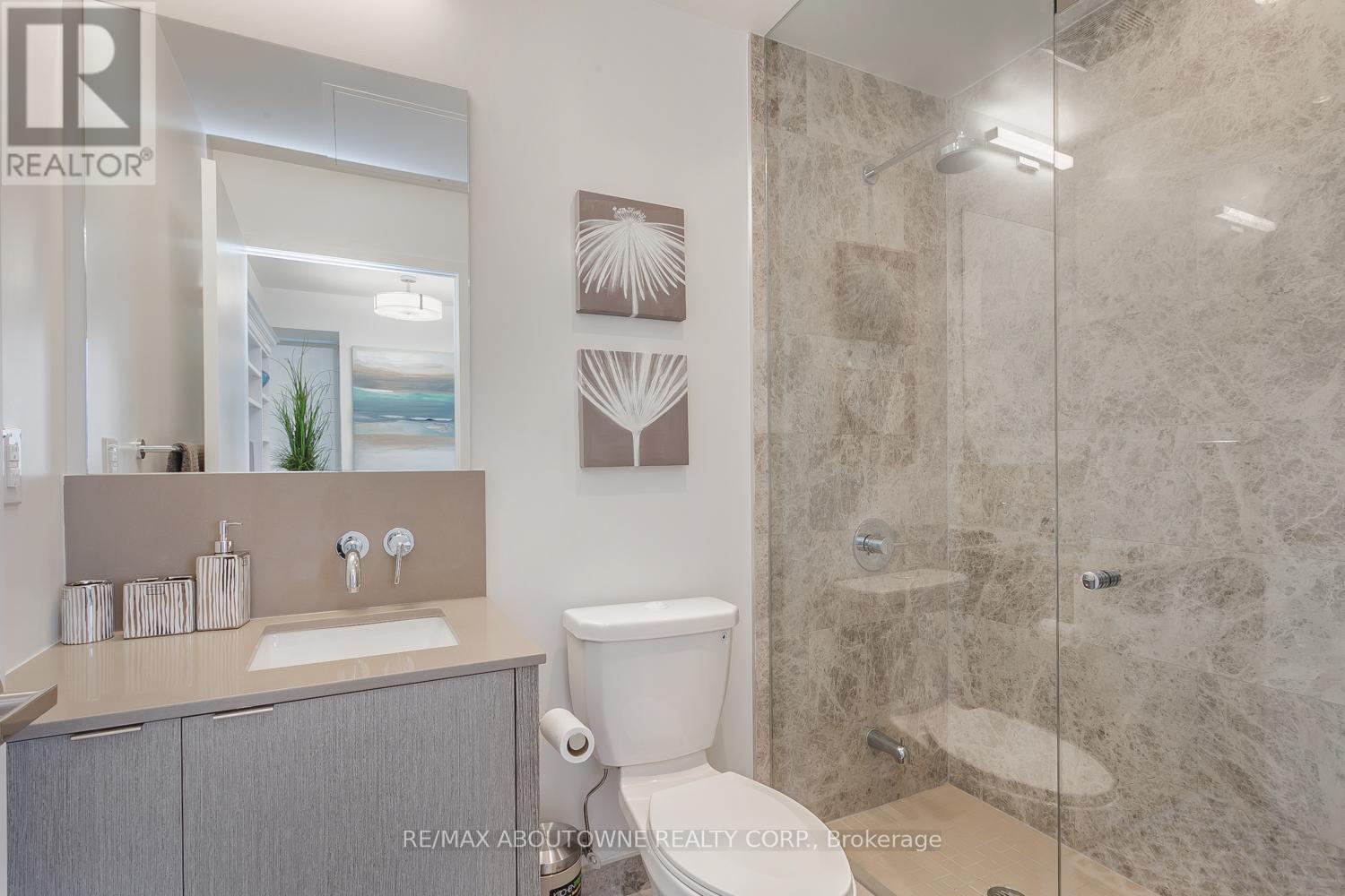 6410 - 88 Harbour Street, Toronto, Ontario  M5J 1B7 - Photo 12 - C13010422