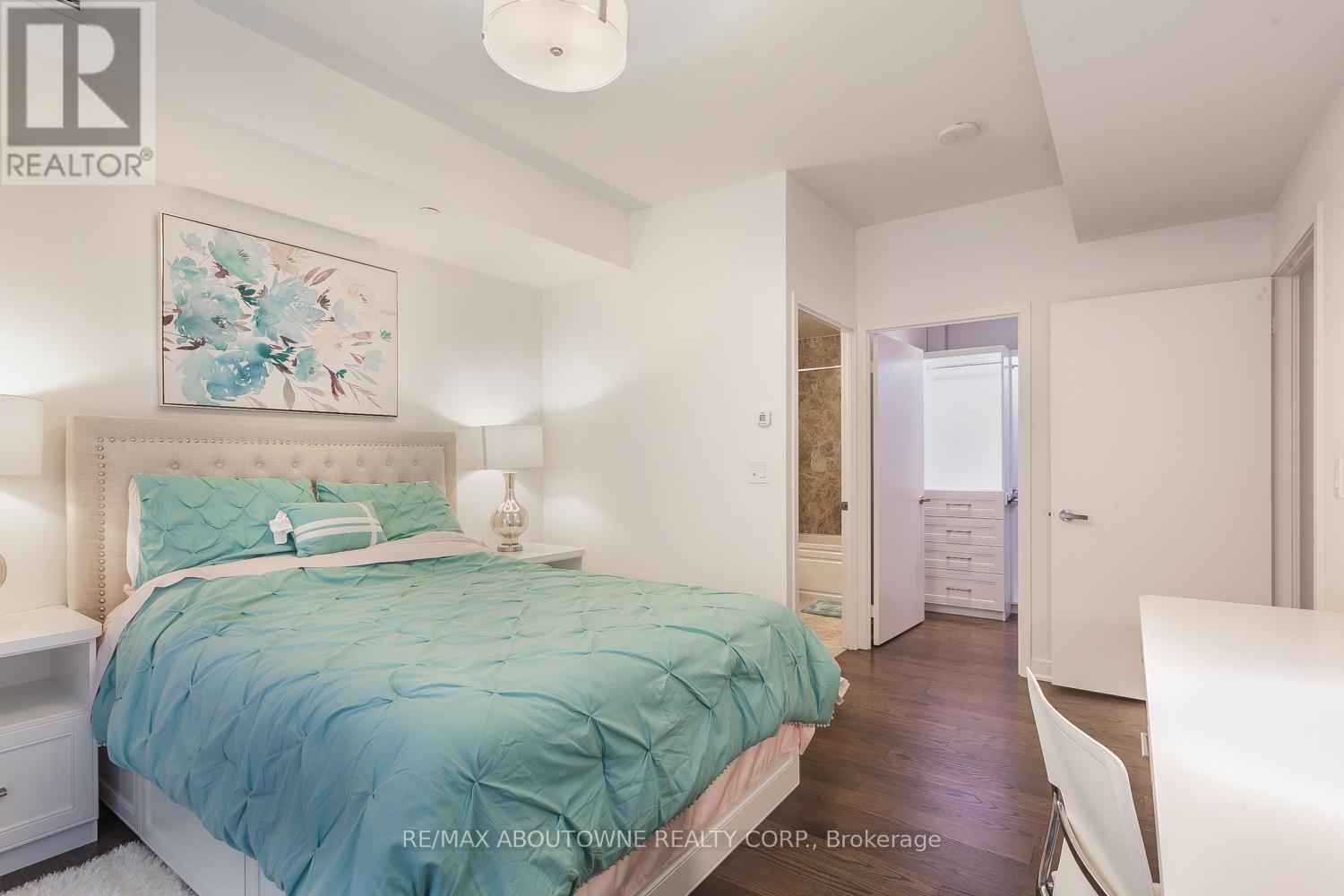 6410 - 88 Harbour Street, Toronto, Ontario  M5J 1B7 - Photo 17 - C13010422