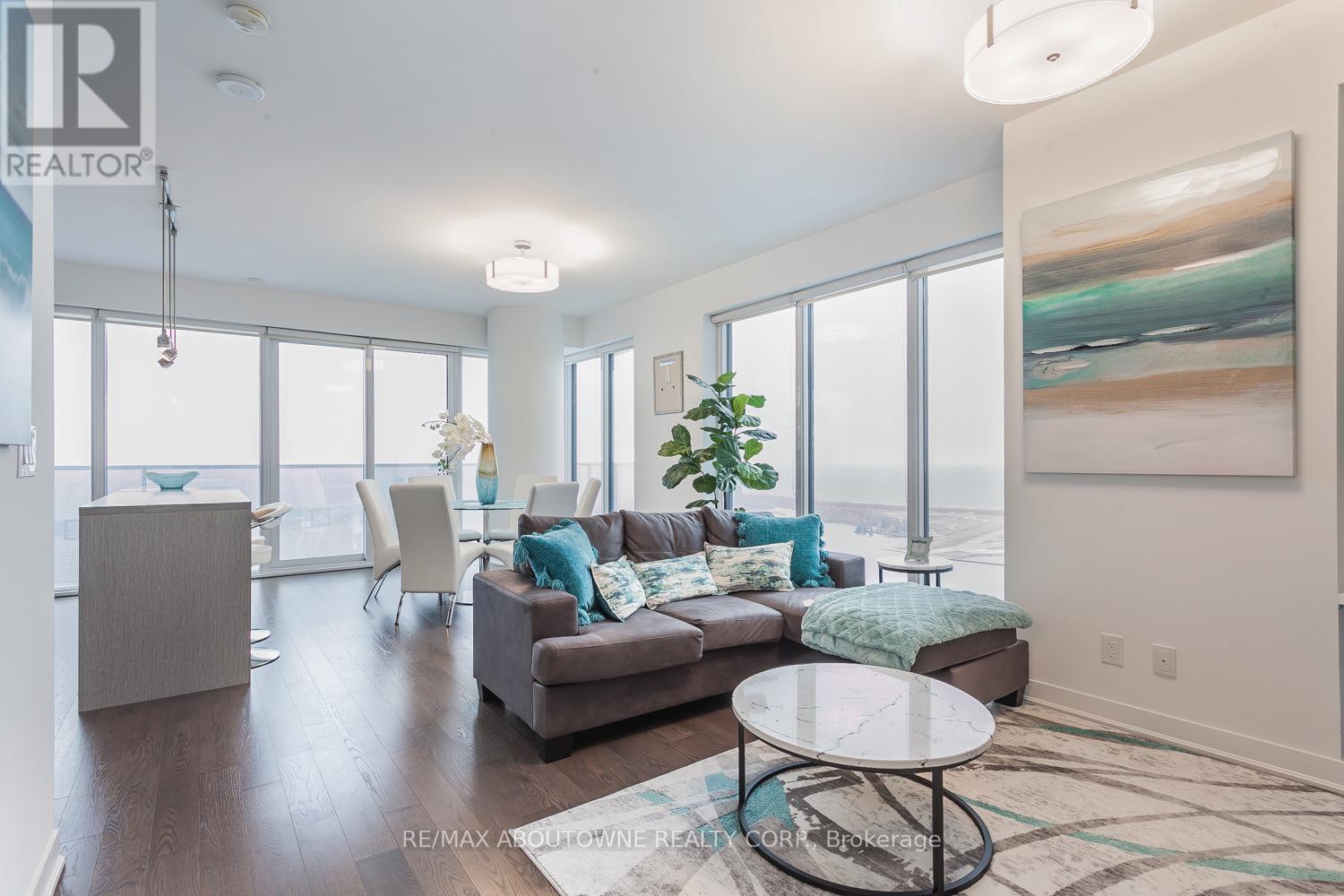 6410 - 88 Harbour Street, Toronto, Ontario  M5J 1B7 - Photo 19 - C13010422