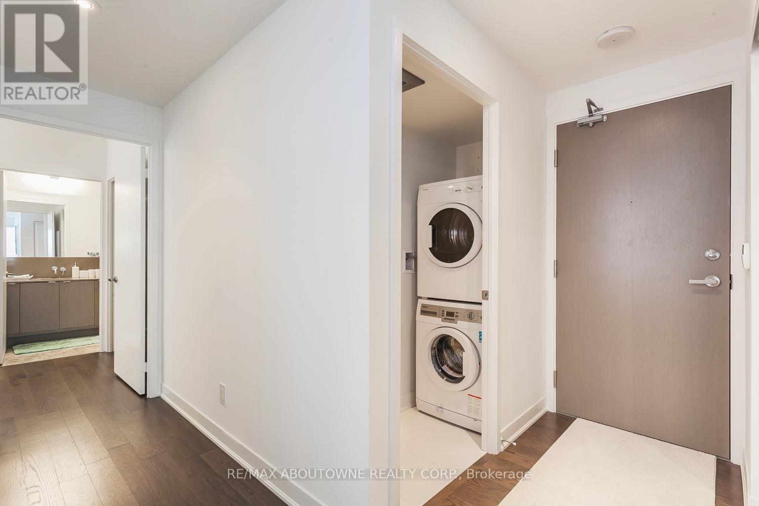 6410 - 88 Harbour Street, Toronto, Ontario  M5J 1B7 - Photo 21 - C13010422
