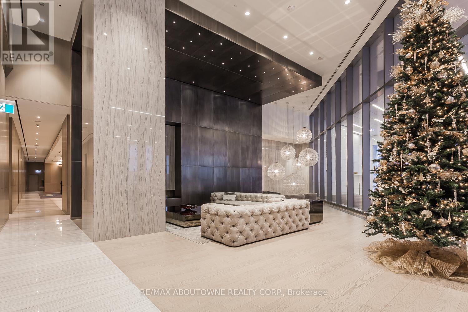 6410 - 88 Harbour Street, Toronto, Ontario  M5J 1B7 - Photo 25 - C13010422