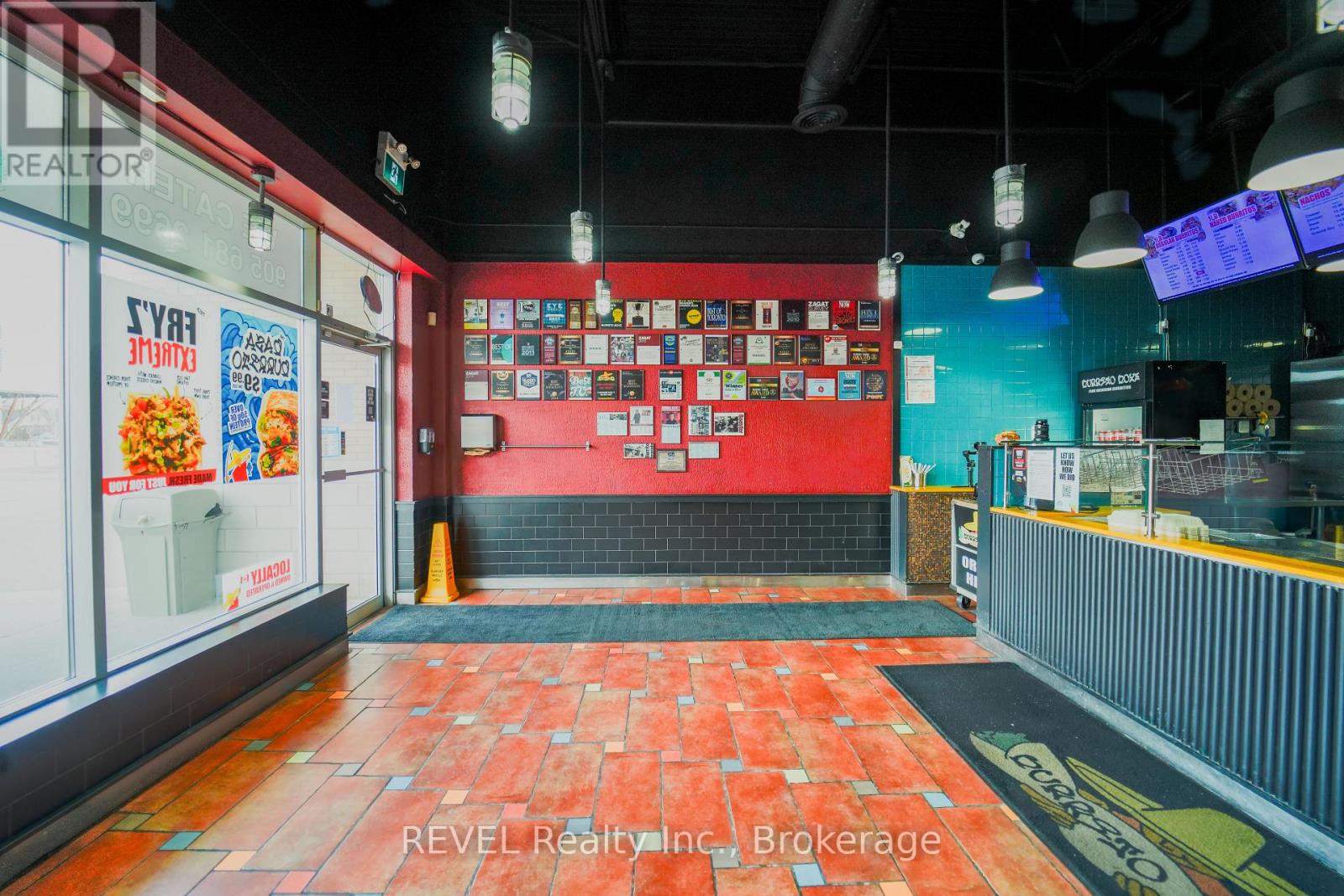 2 - 1435 Plains Road E, Burlington, Ontario  L7R 3P9 - Photo 2 - W13010404