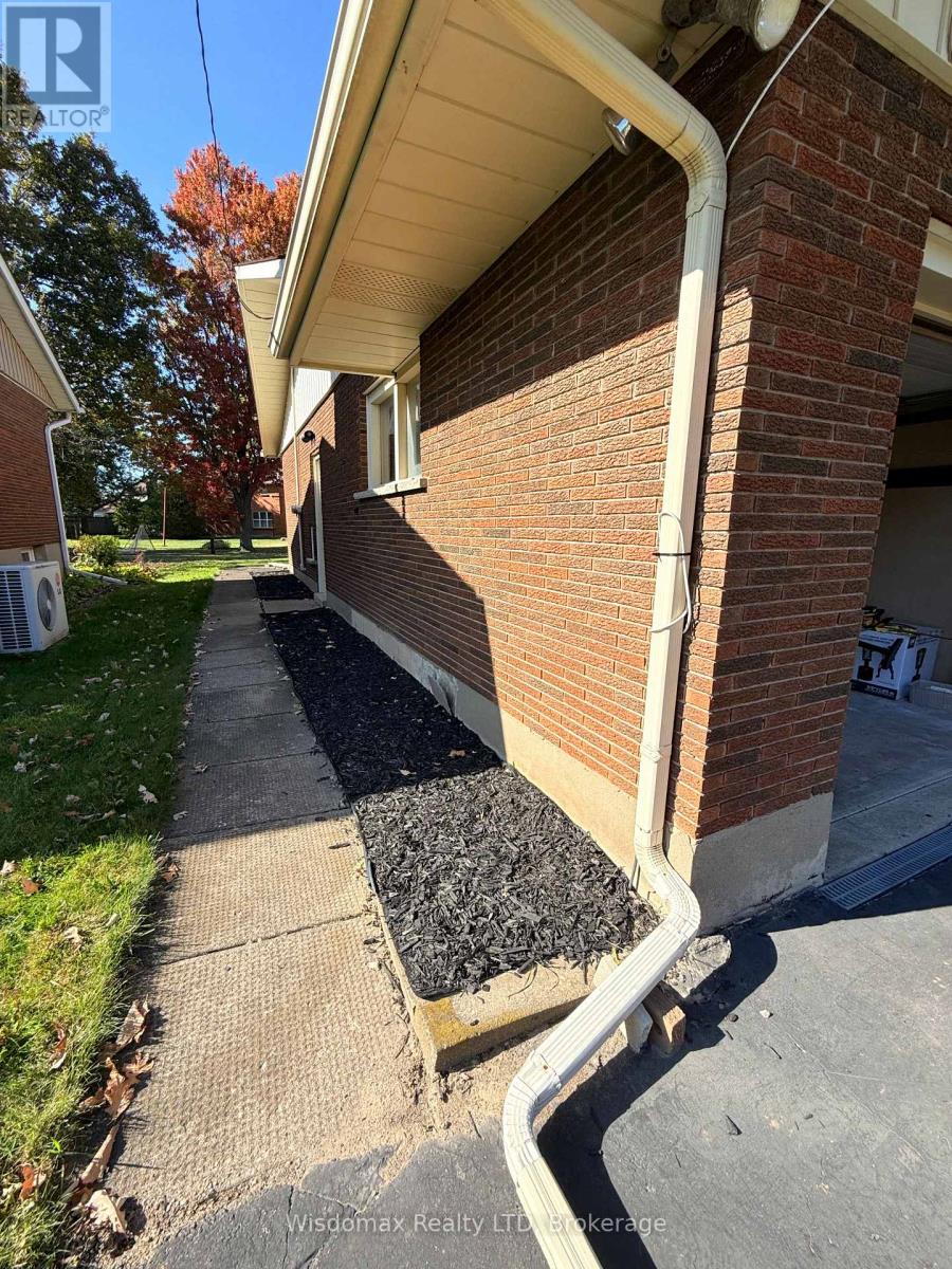 Upper - 15 Pamela Drive, Thorold, Ontario  L2V 2X7 - Photo 14 - X13010402