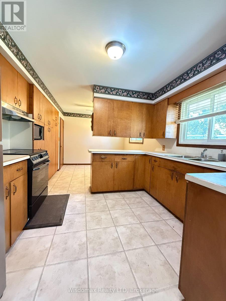 Upper - 15 Pamela Drive, Thorold, Ontario  L2V 2X7 - Photo 5 - X13010402