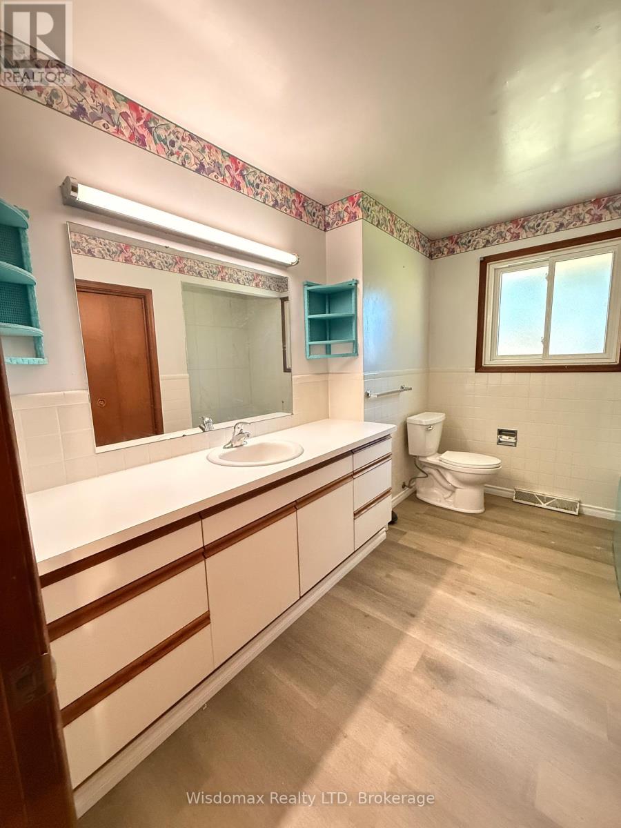 Upper - 15 Pamela Drive, Thorold, Ontario  L2V 2X7 - Photo 8 - X13010402