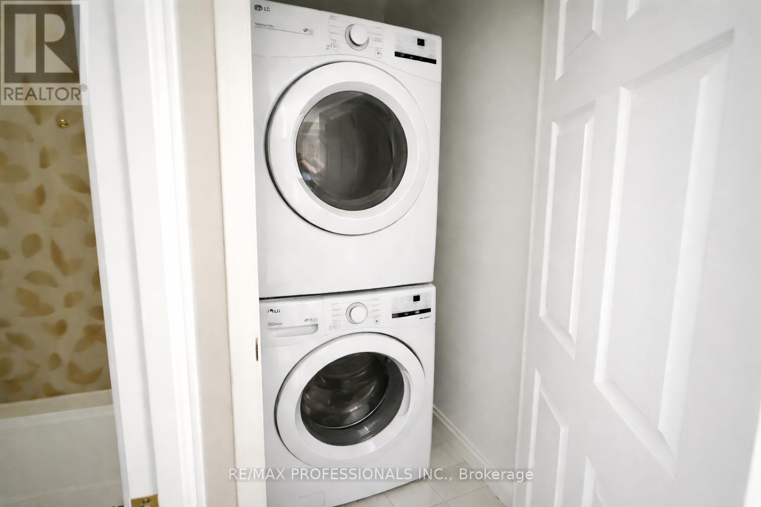 1406 - 7 Michael Power Place, Toronto, Ontario  M9A 0A4 - Photo 11 - W13010412