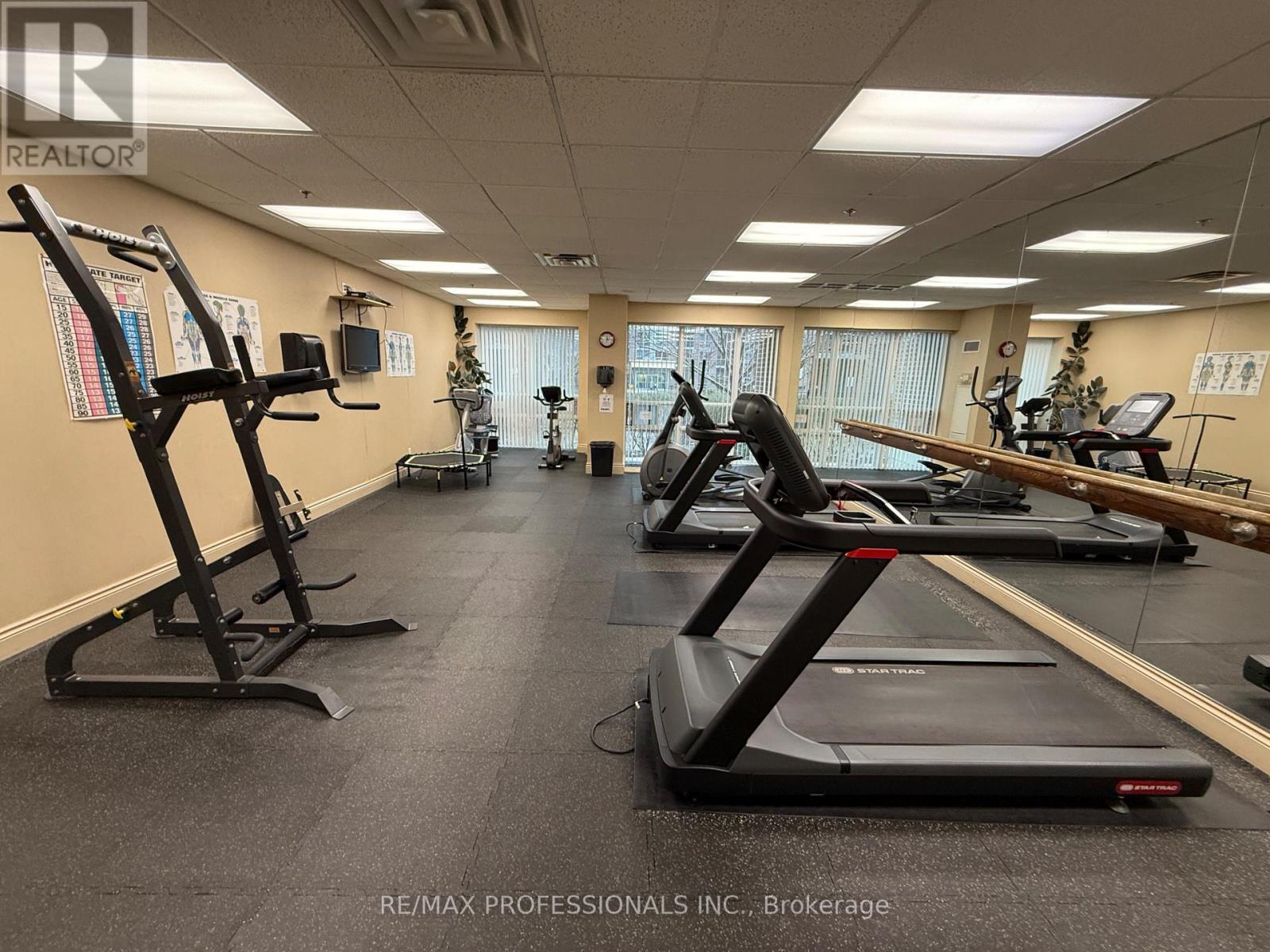 1406 - 7 Michael Power Place, Toronto, Ontario  M9A 0A4 - Photo 14 - W13010412