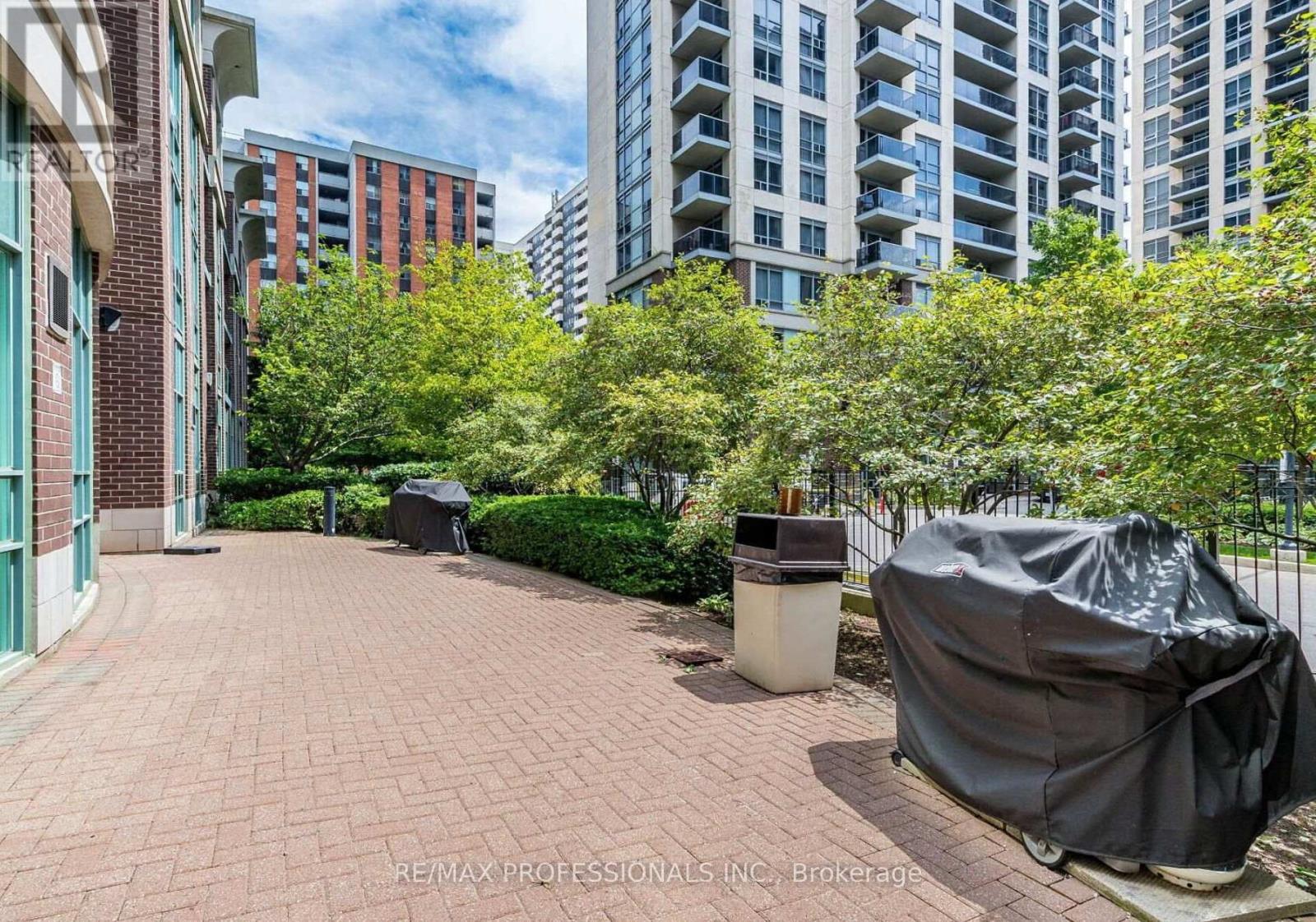 1406 - 7 Michael Power Place, Toronto, Ontario  M9A 0A4 - Photo 20 - W13010412