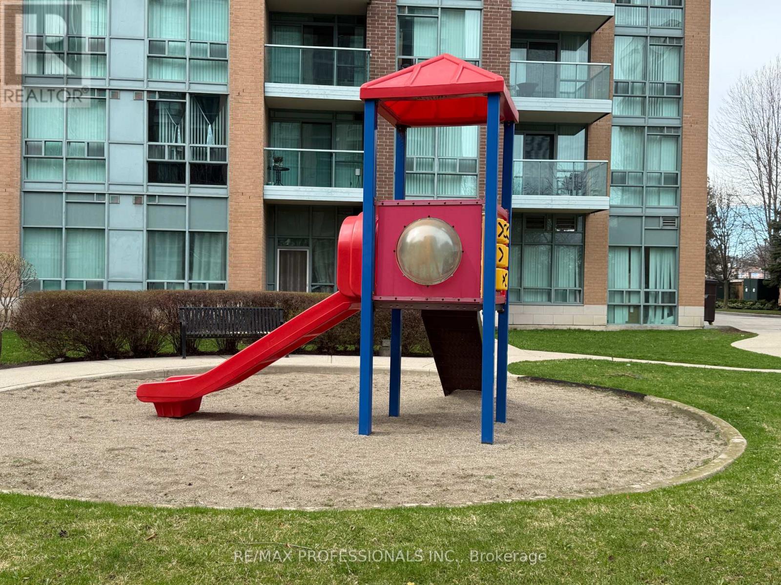 1406 - 7 Michael Power Place, Toronto, Ontario  M9A 0A4 - Photo 22 - W13010412