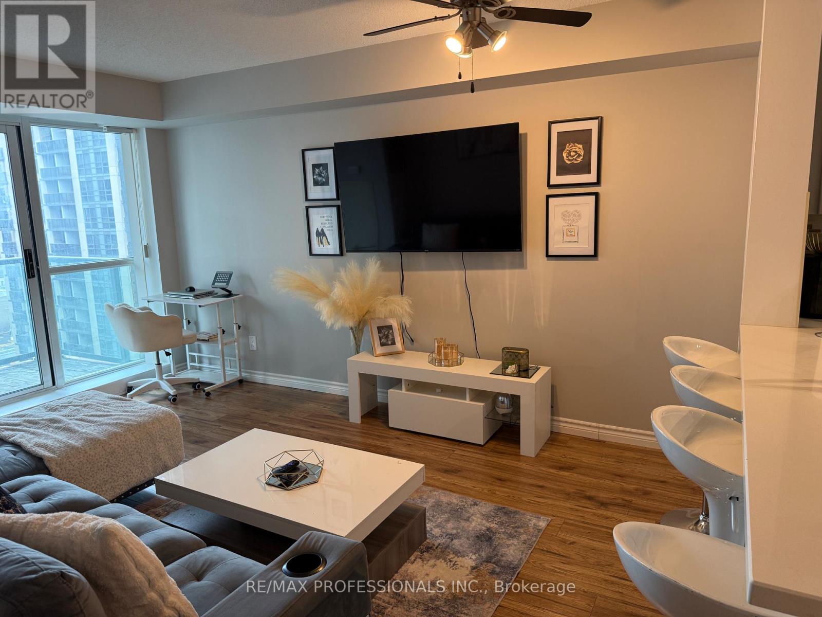 1406 - 7 Michael Power Place, Toronto, Ontario  M9A 0A4 - Photo 24 - W13010412